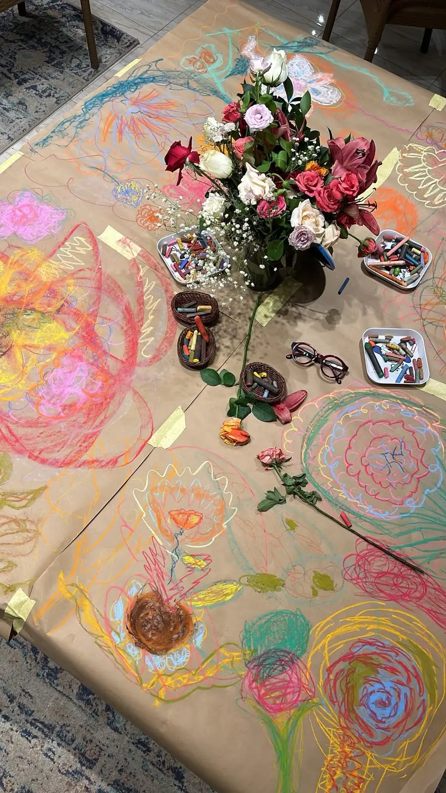 PLAY FLOW ALLOW - Expressive arts therapy with flowers and watercolors صورة 2