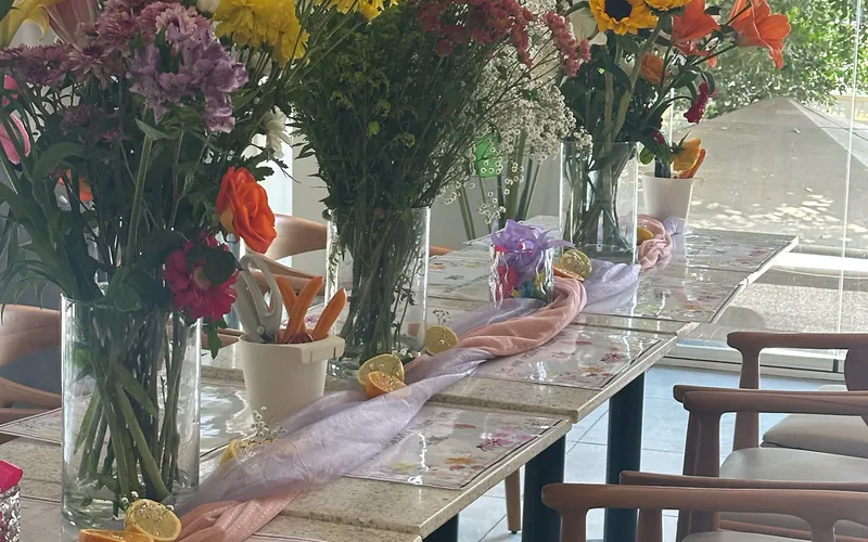 Flower arrangement workshop photo 1