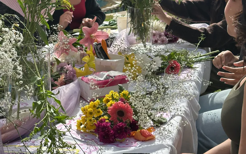 Flower arrangement workshop photo 2